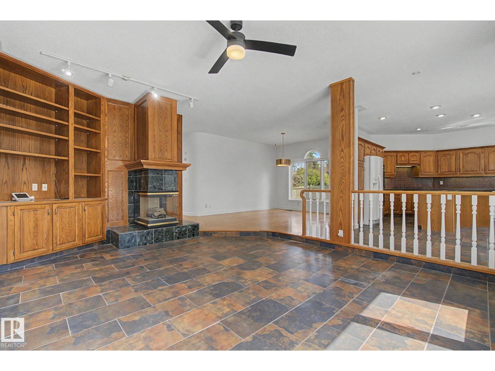 485 REGENCY DR - 14