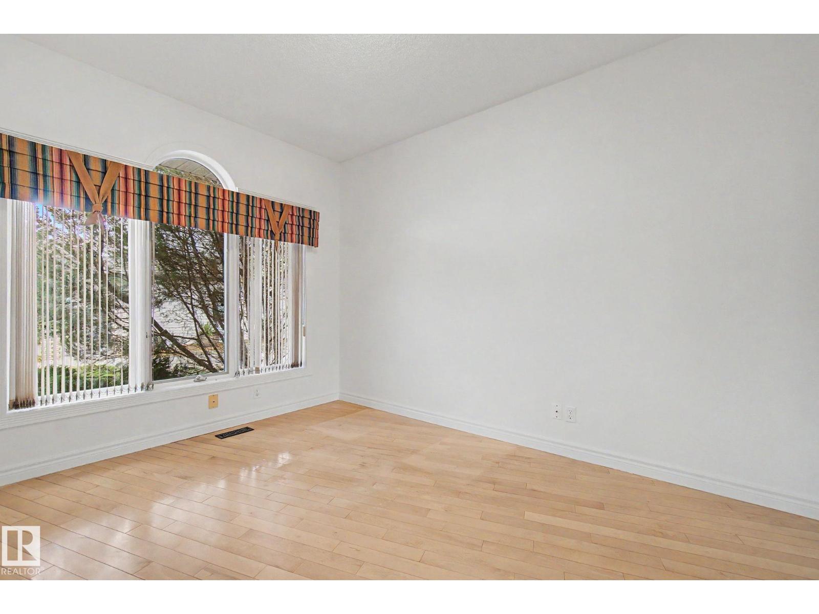 485 REGENCY DR - 6