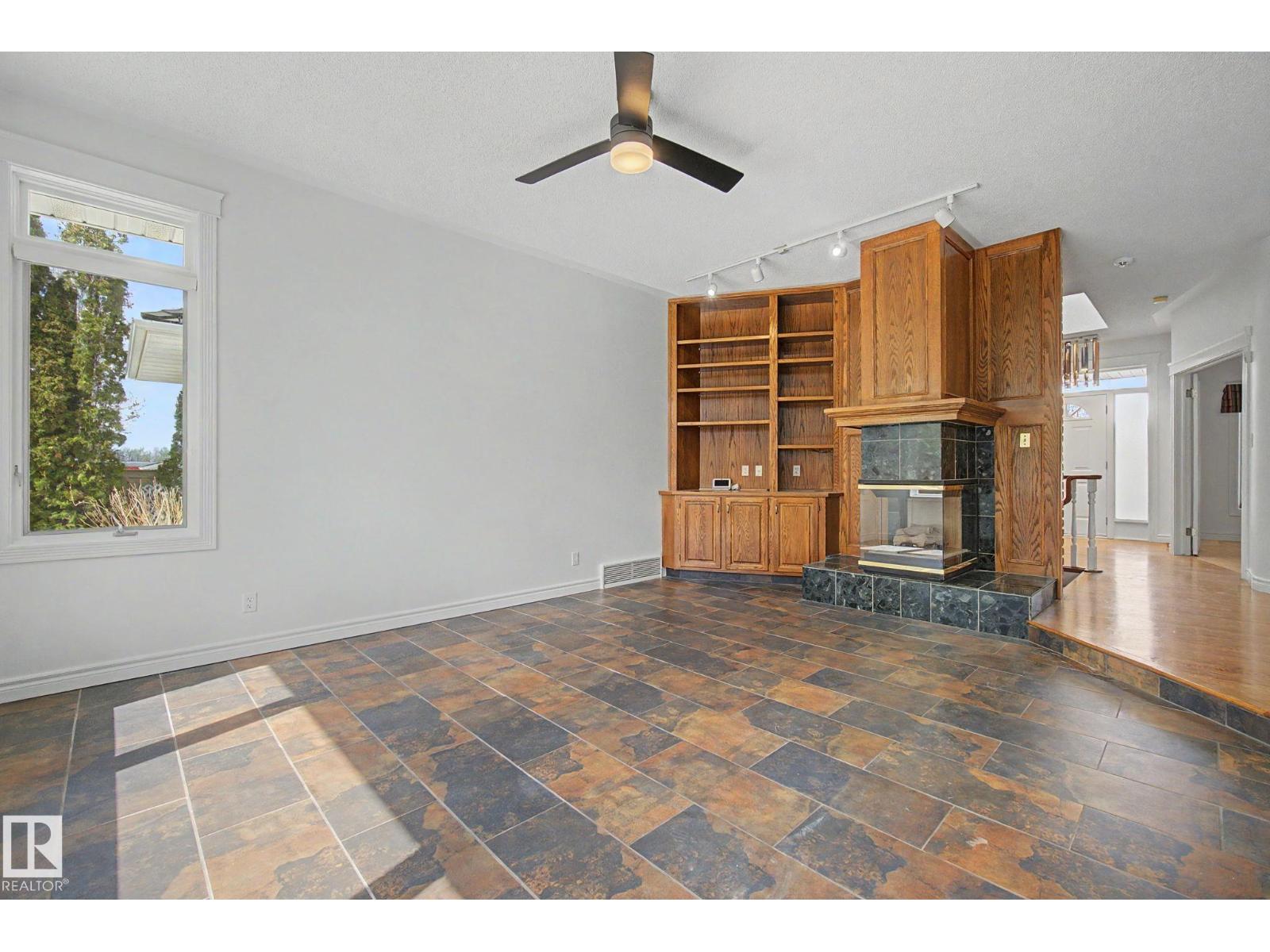 485 REGENCY DR - 16