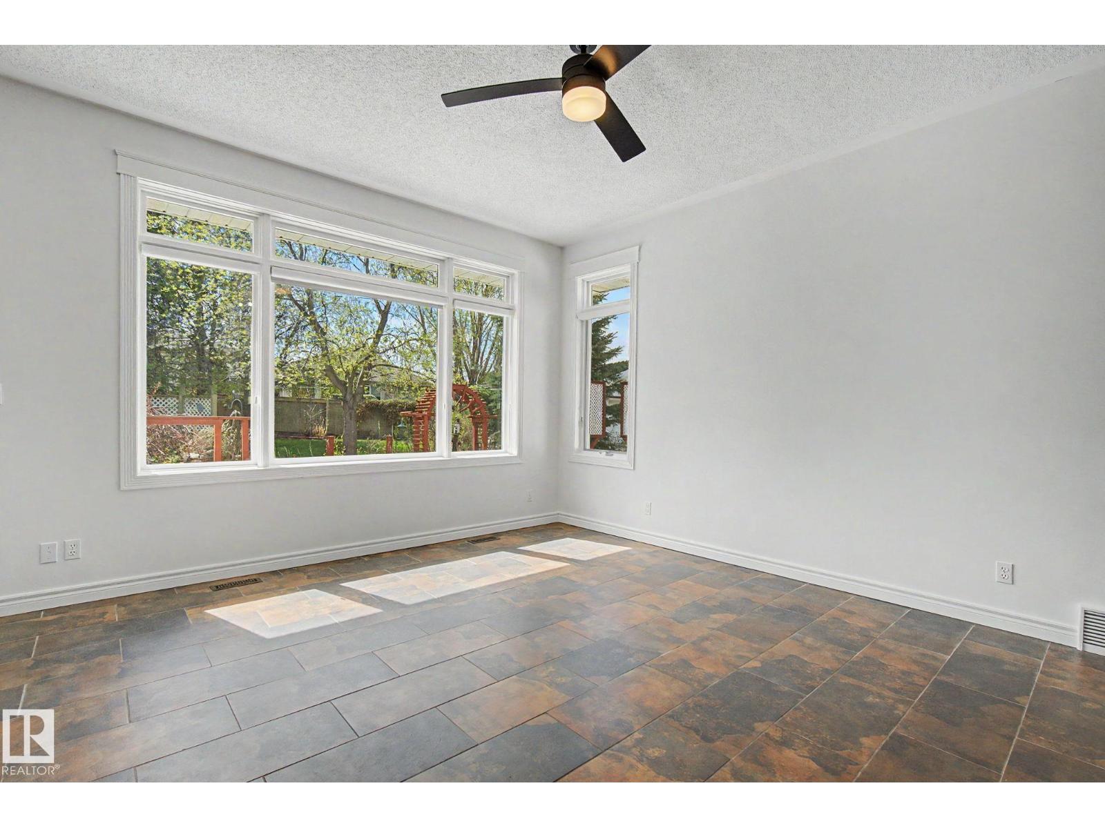 485 REGENCY DR - 13