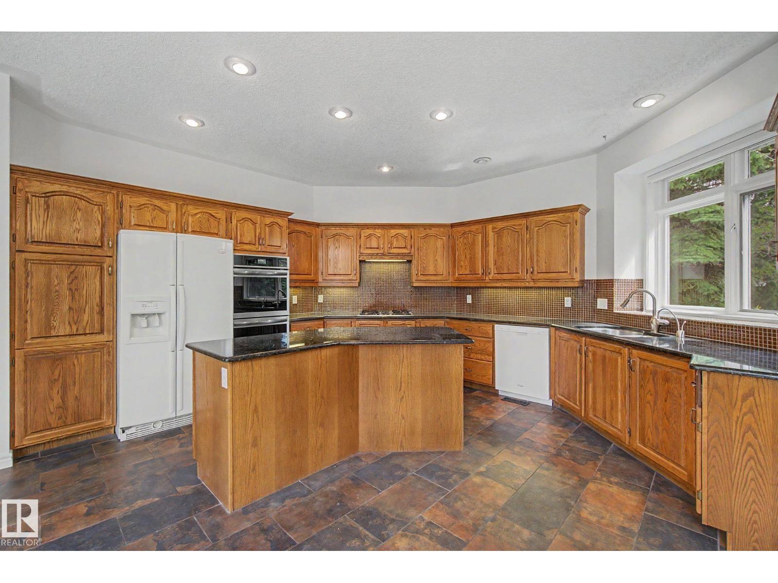 485 REGENCY DR - 18