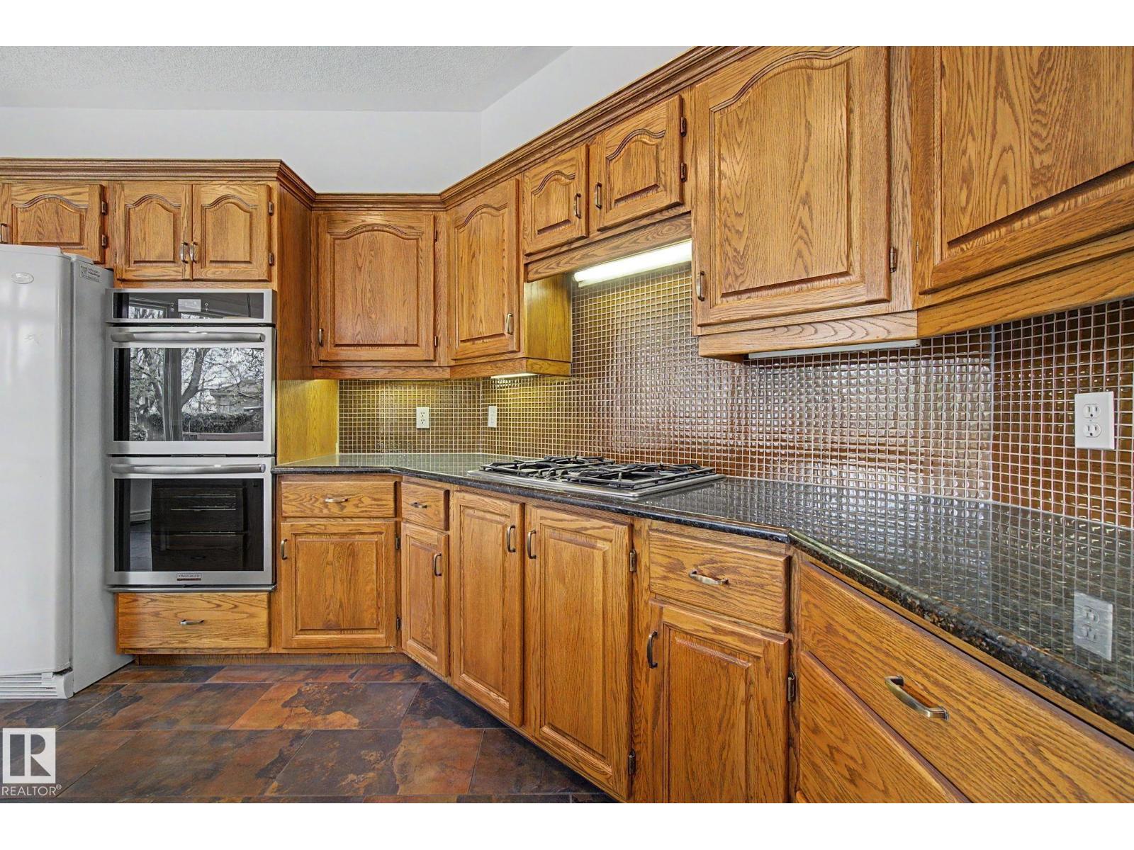 485 REGENCY DR - 20