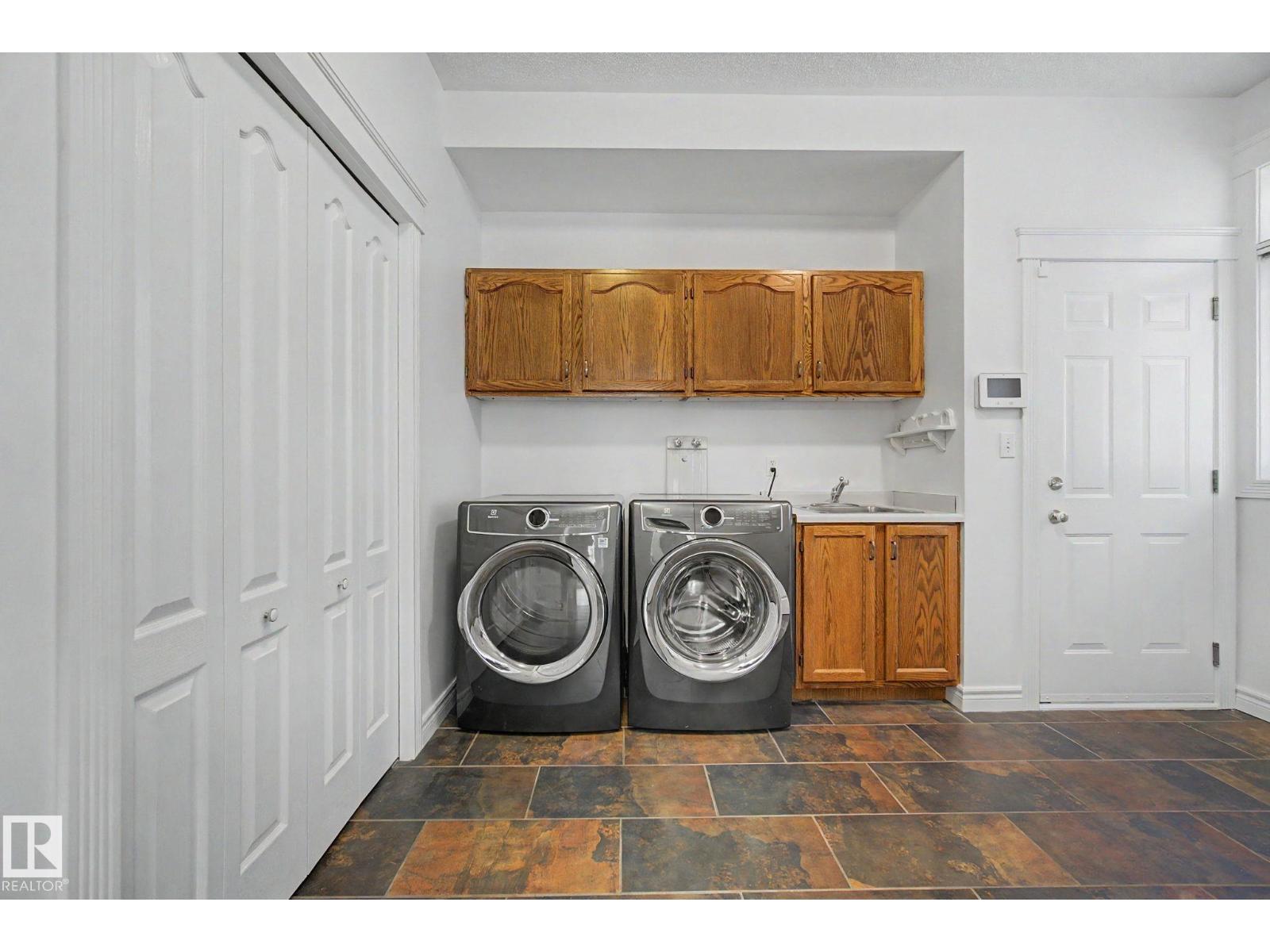 485 REGENCY DR - 23