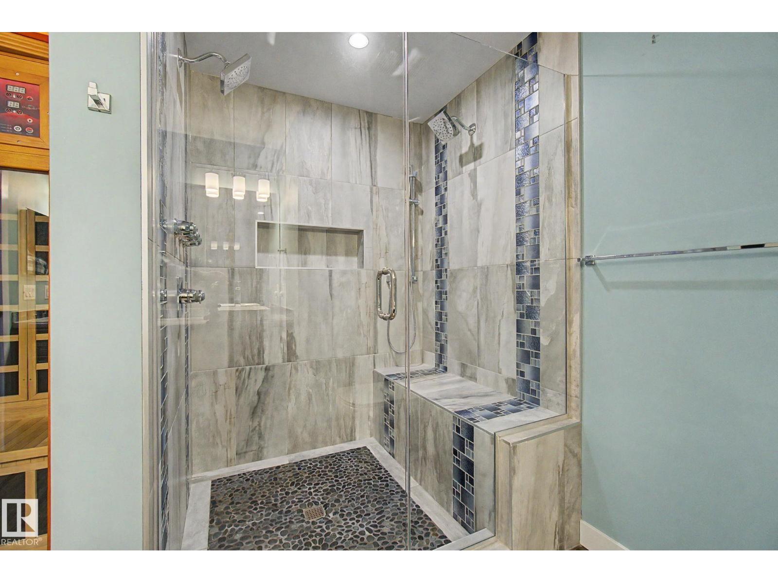 485 REGENCY DR - 48