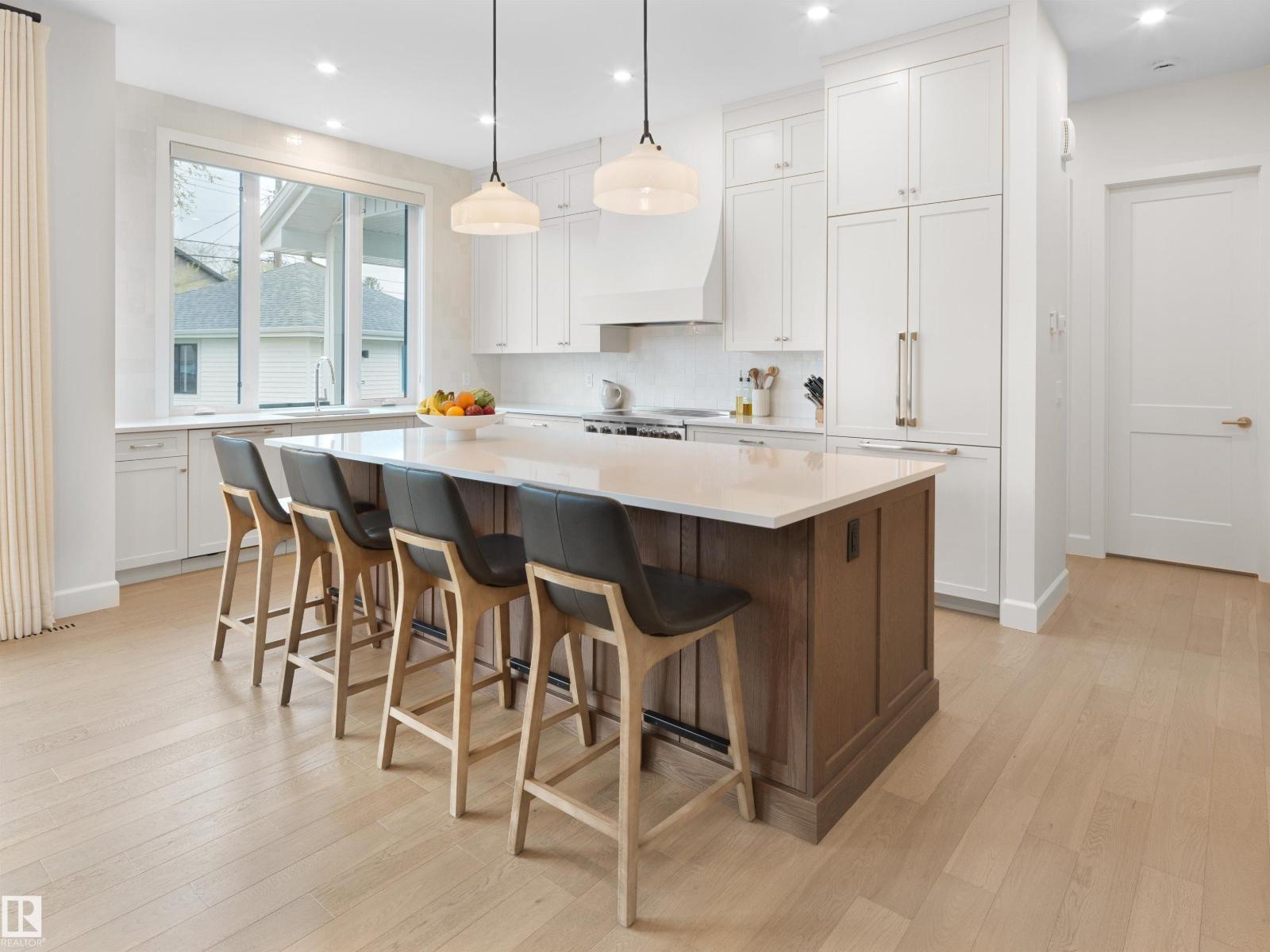 11234 73 AV NW - 8