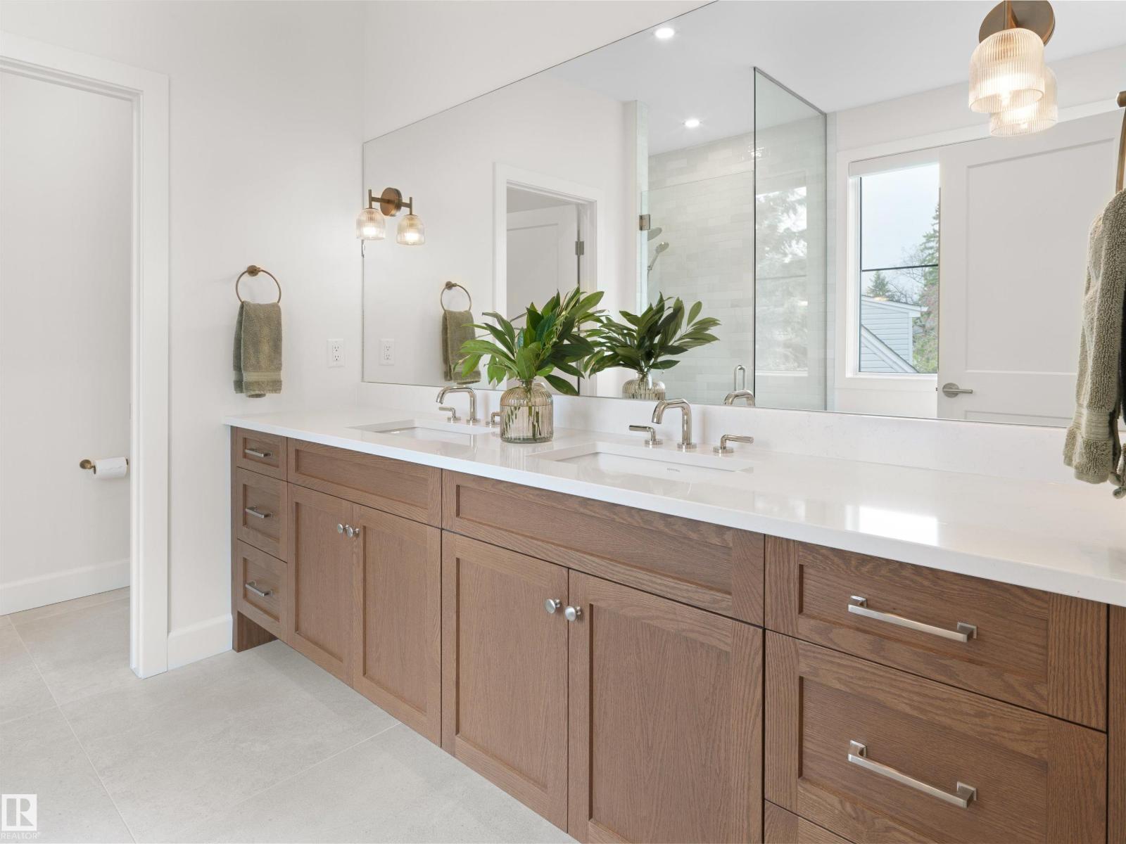 11234 73 AV NW - 17