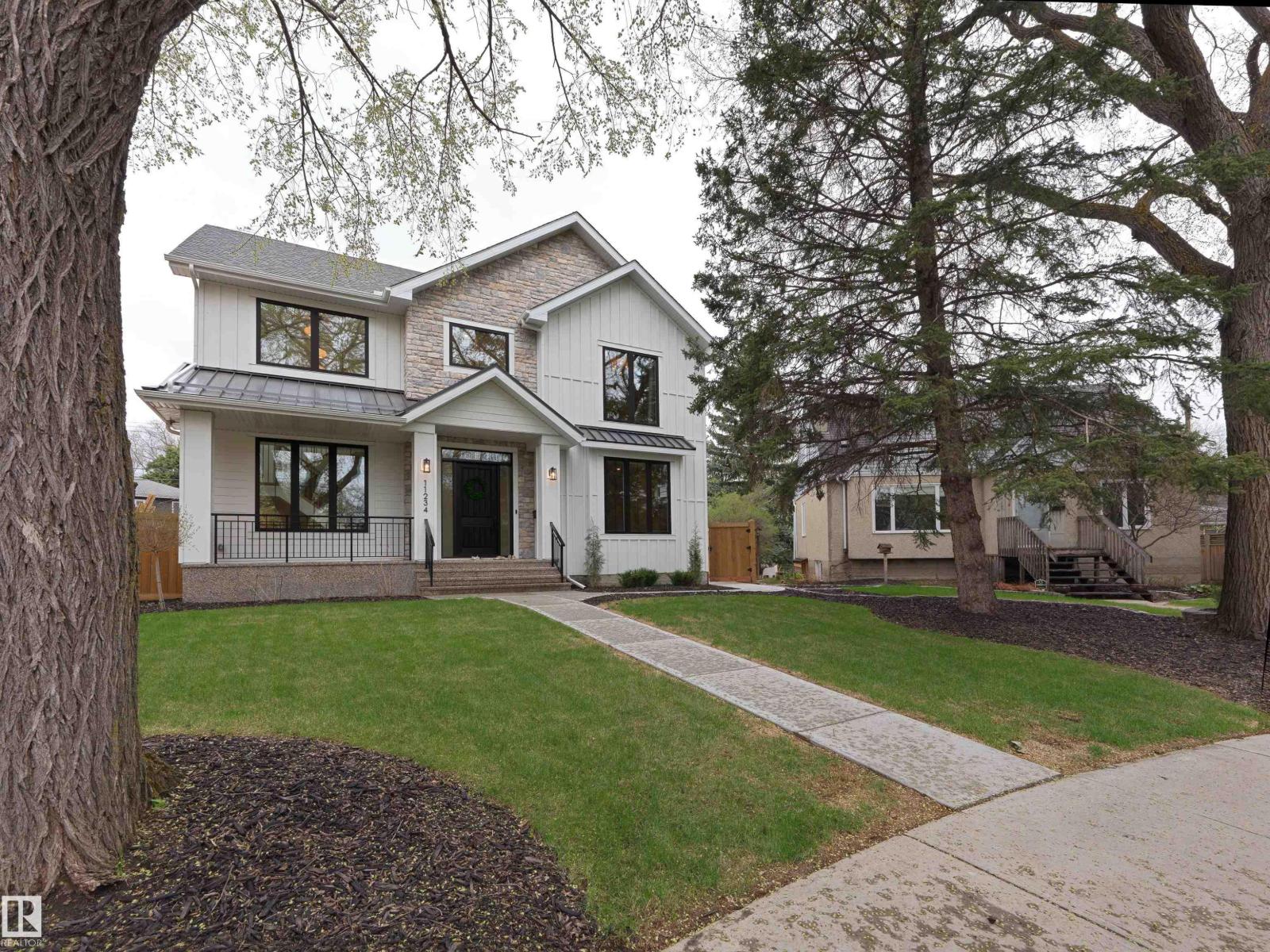 11234 73 AV NW - 1