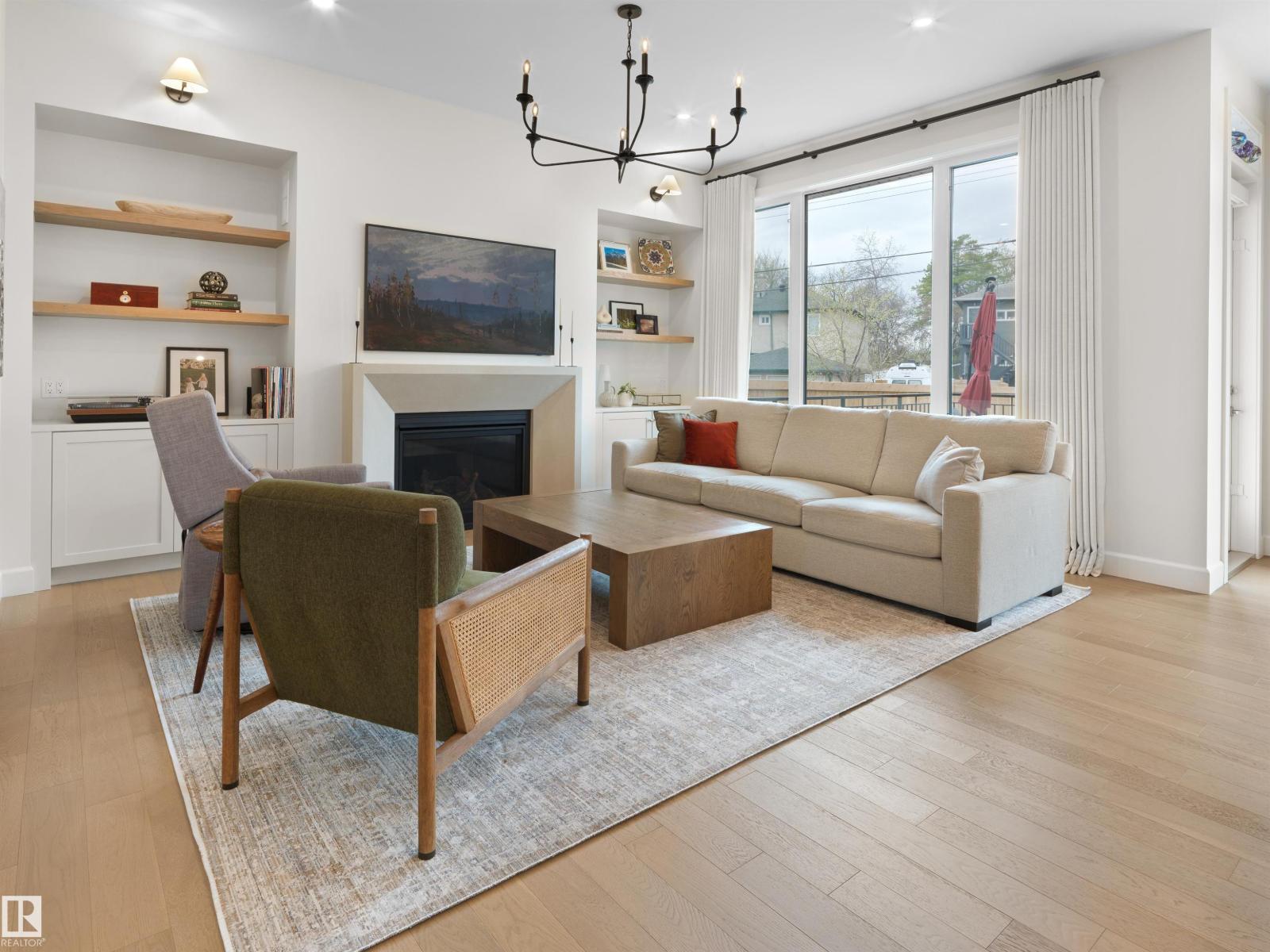 11234 73 AV NW - 4