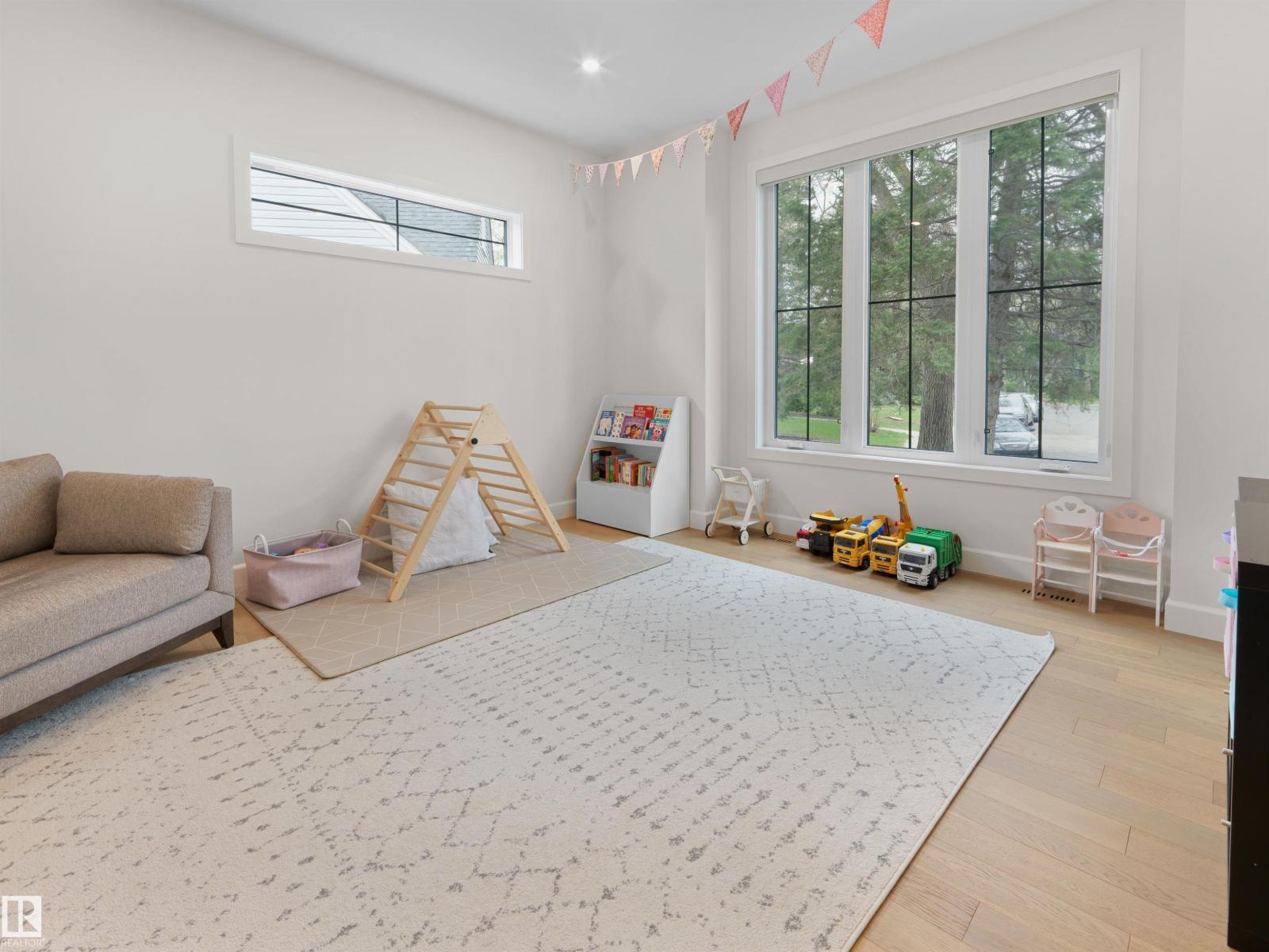 11234 73 AV NW - 12