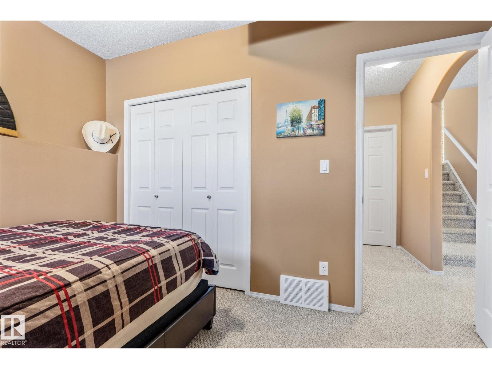 208 FORREST DR — photo 38