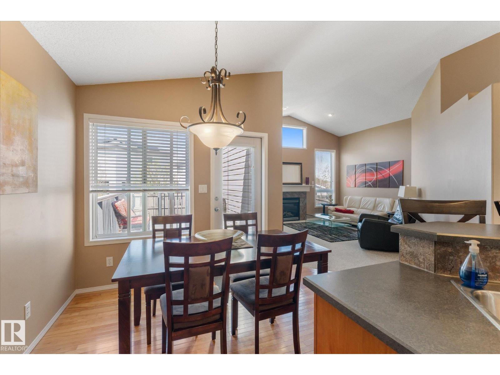 208 FORREST DR — photo 11
