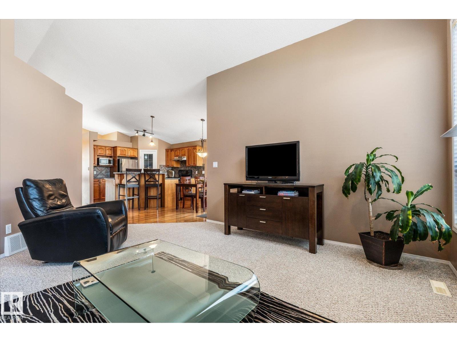 208 FORREST DR — photo 17