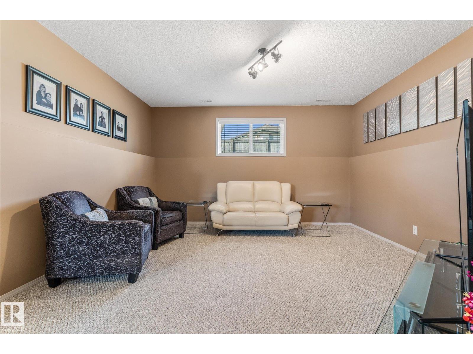 208 FORREST DR — photo 34