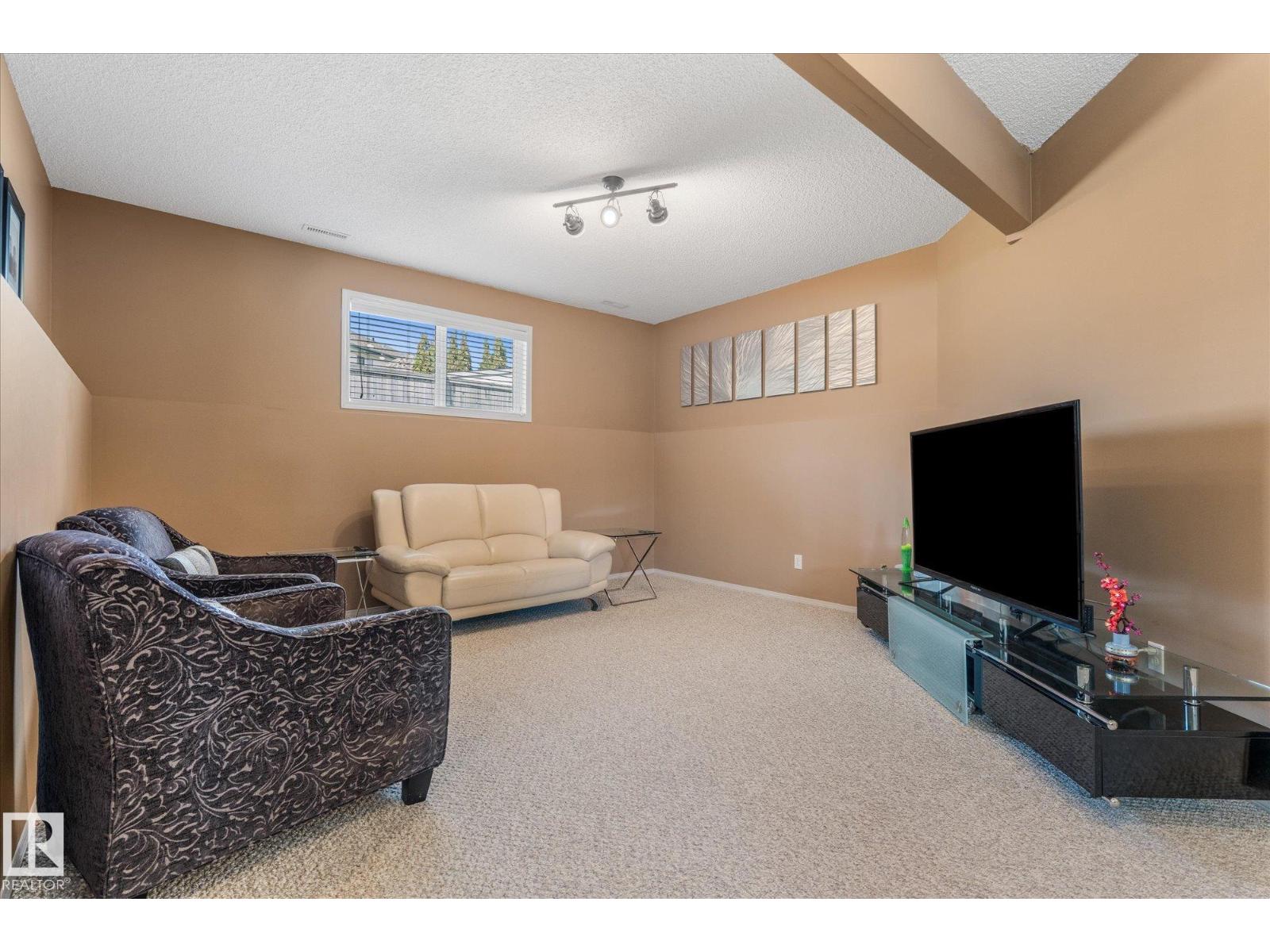 208 FORREST DR — photo 33