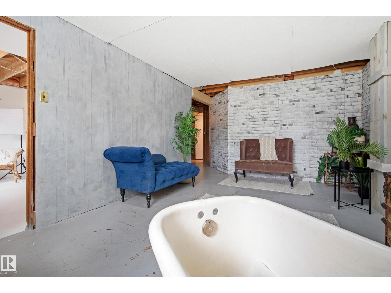 4326 37 ST NW - 25