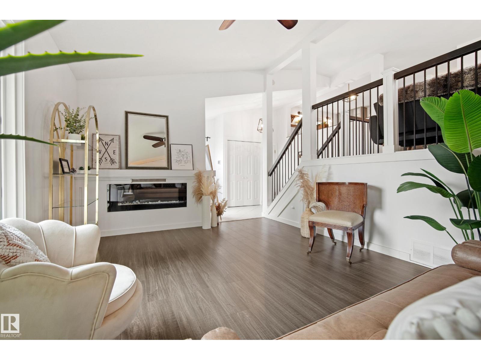 4326 37 ST NW - 10