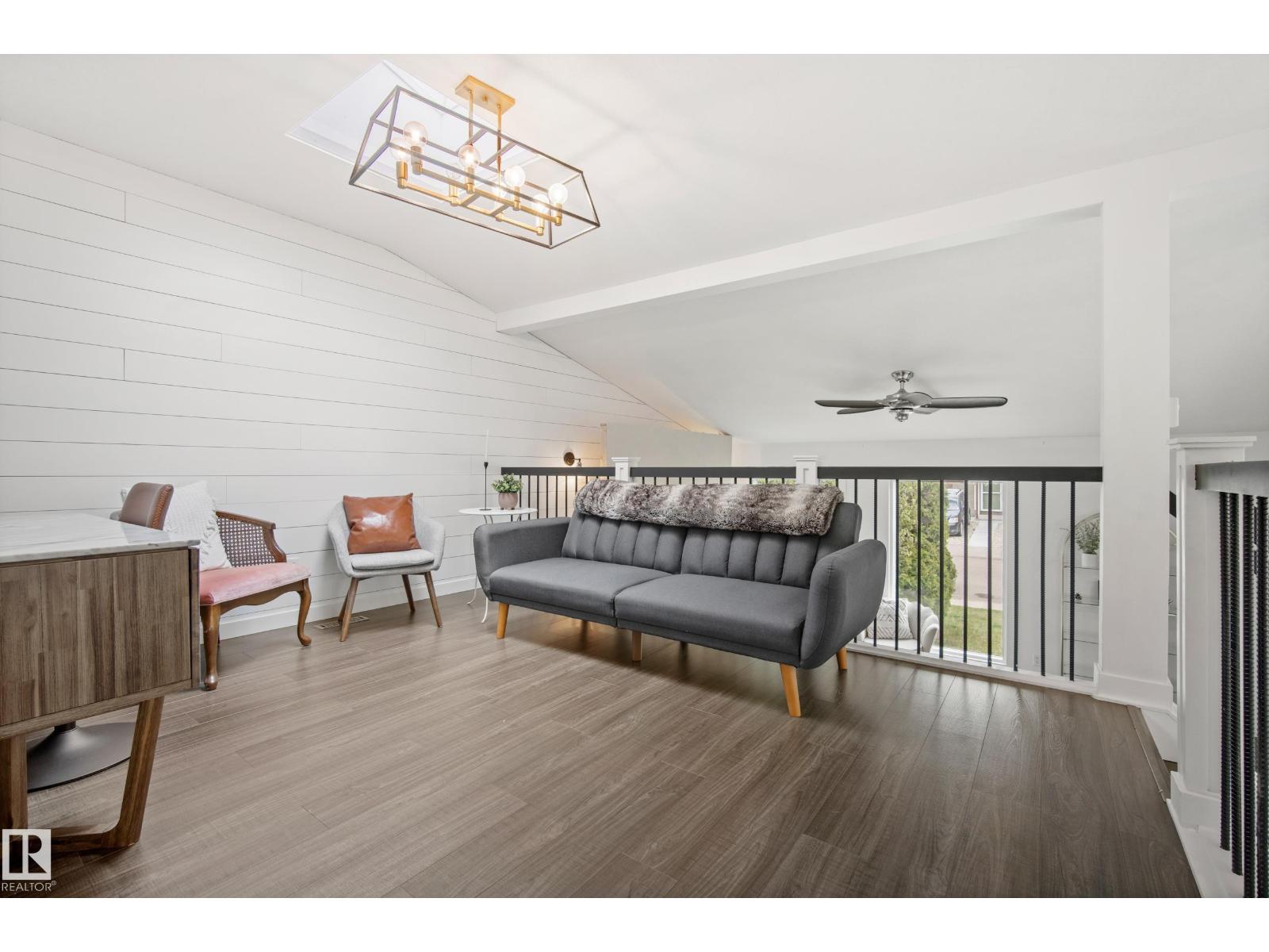 4326 37 ST NW - 14