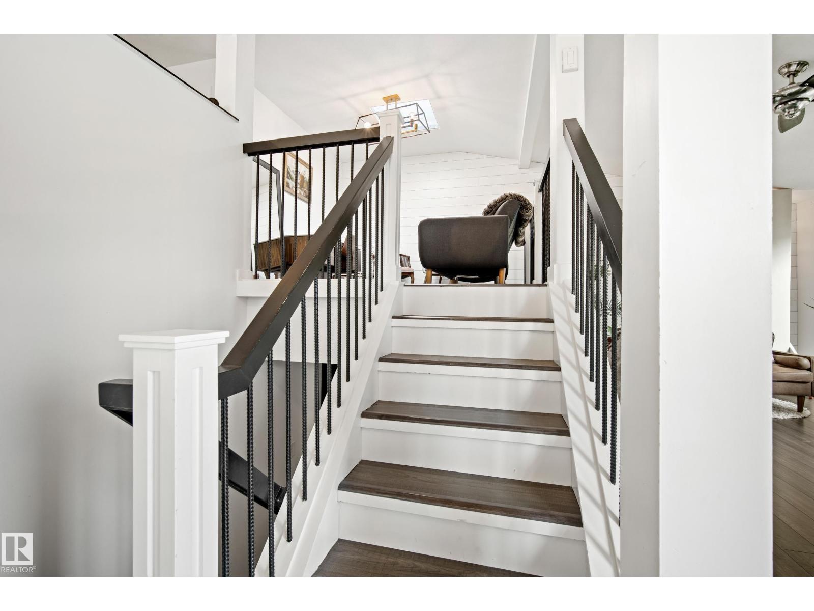 4326 37 ST NW - 12