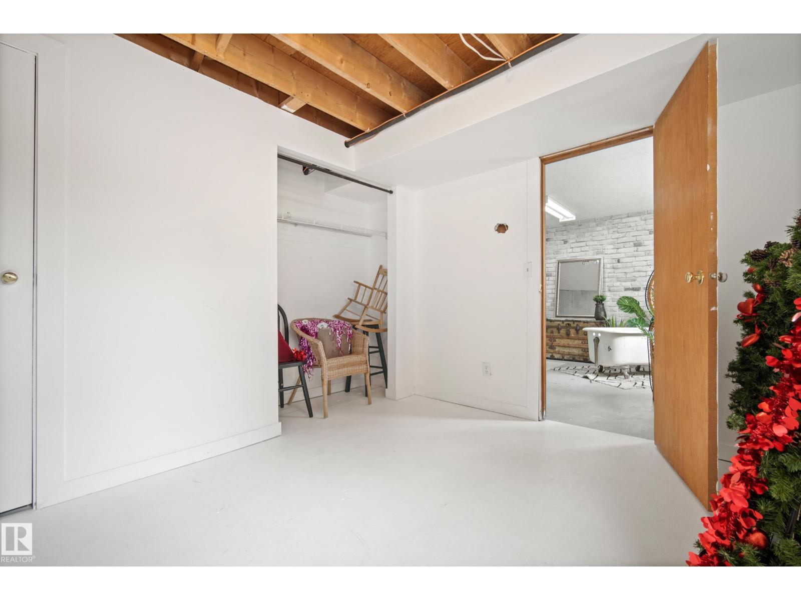 4326 37 ST NW - 27