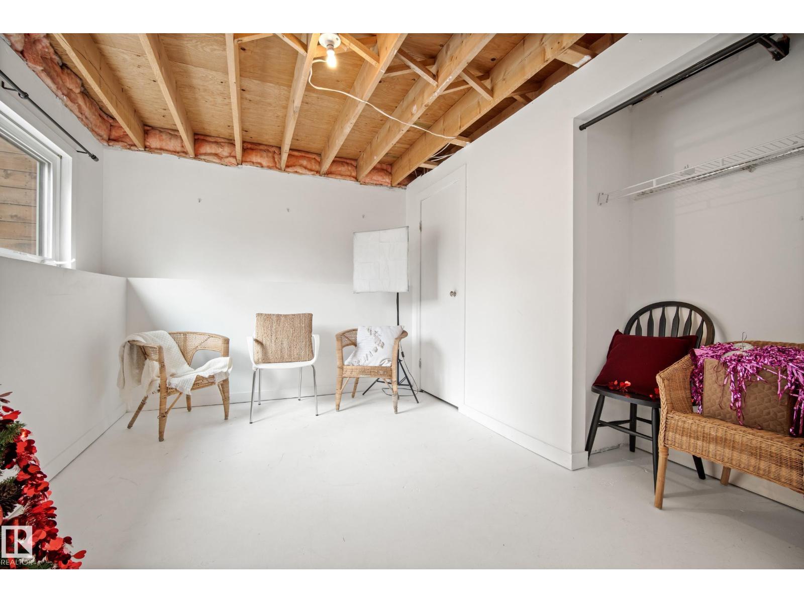 4326 37 ST NW - 26