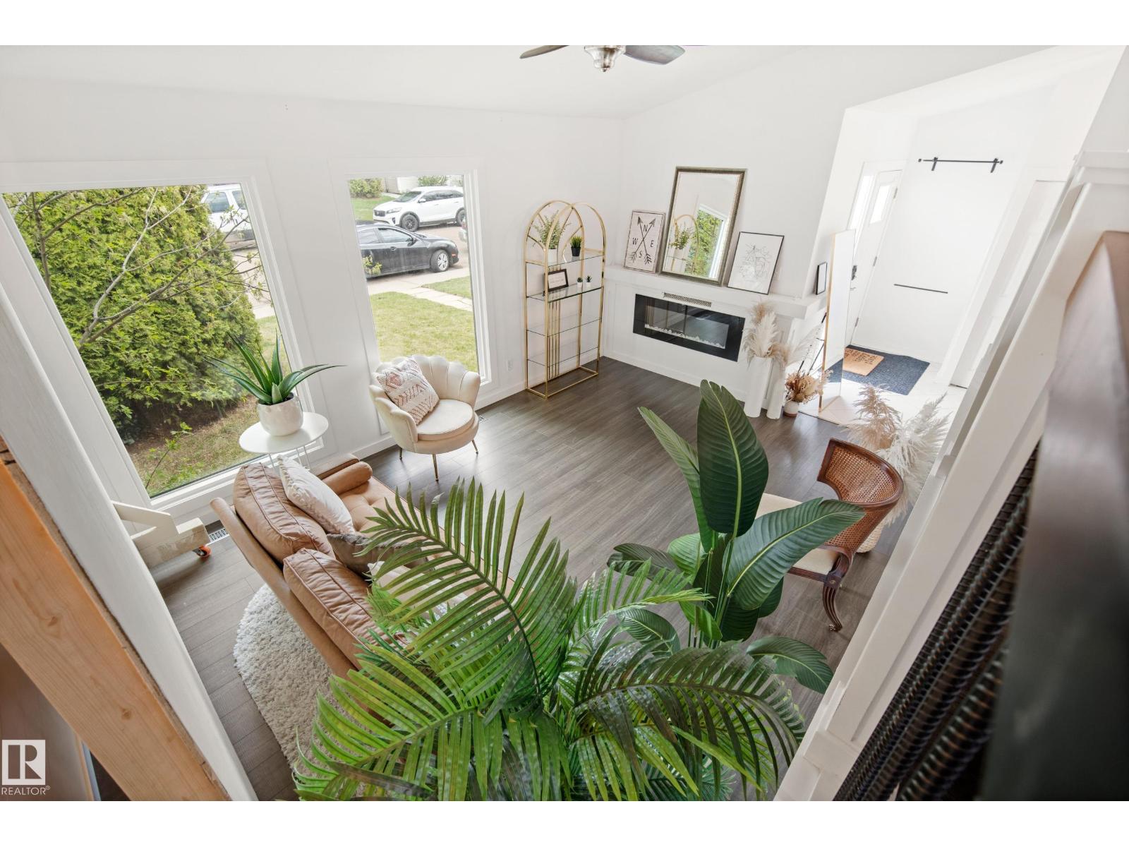 4326 37 ST NW - 11