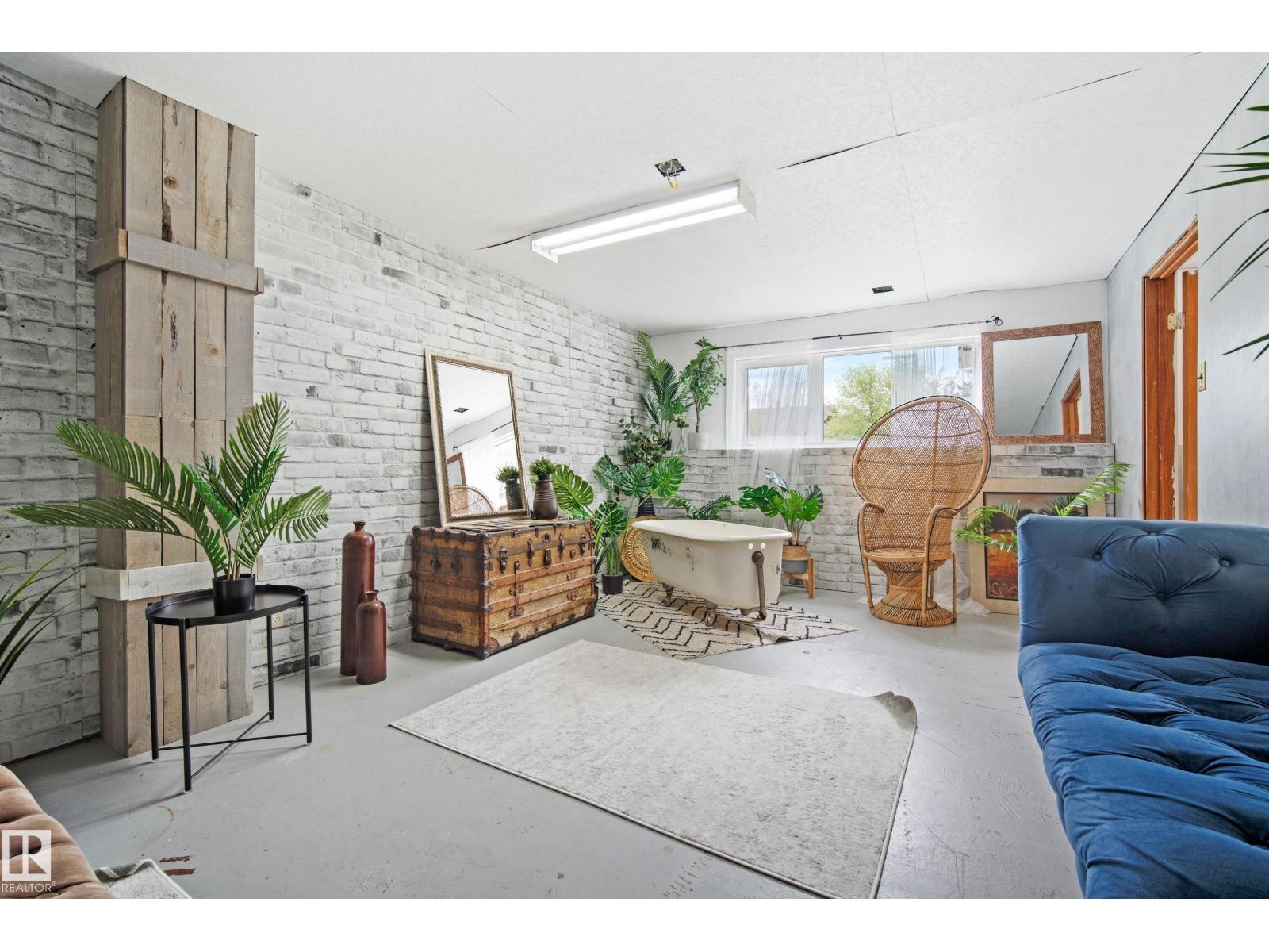 4326 37 ST NW - 23