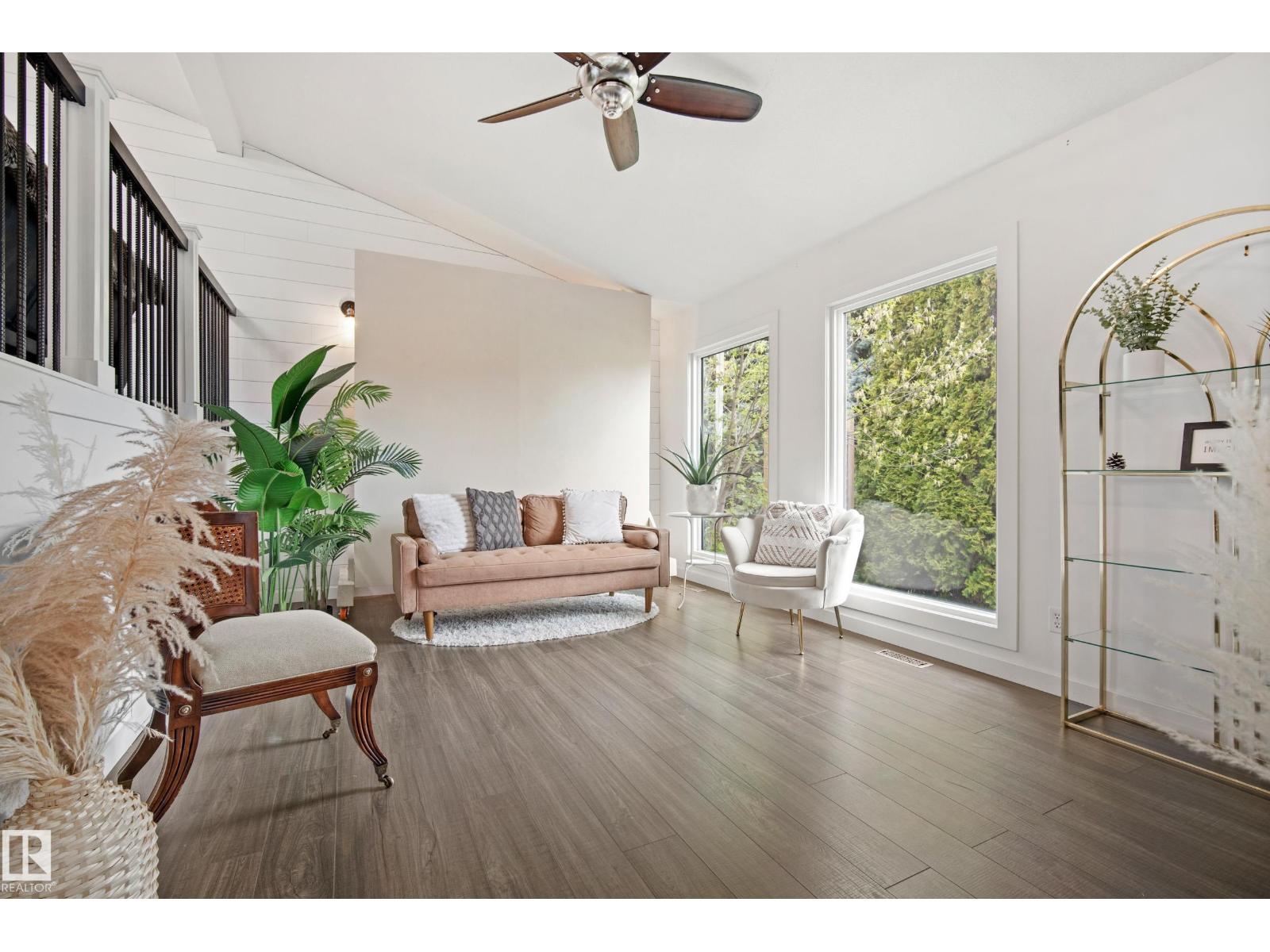 4326 37 ST NW - 9