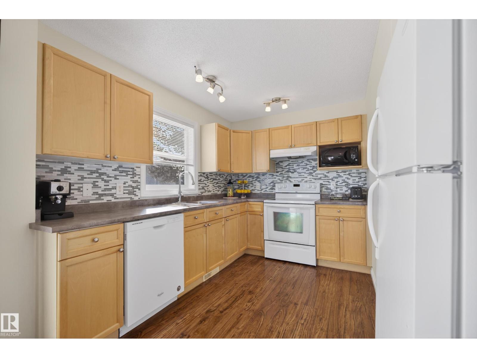 #88 12050 17 AV SW - 10