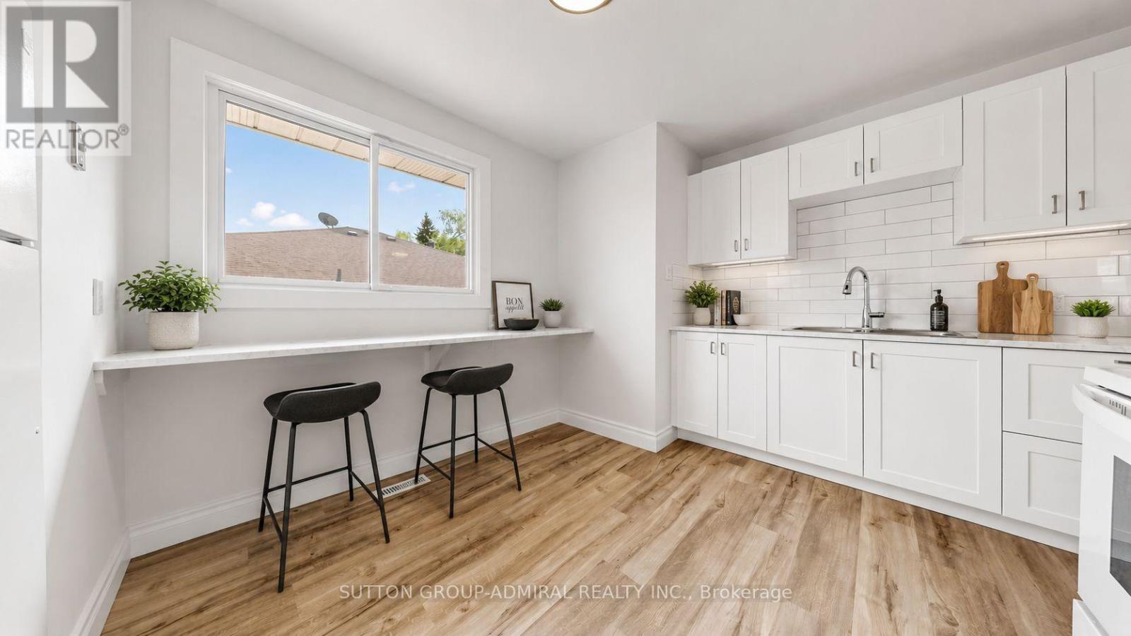86 NEWBURY DRIVE - 32