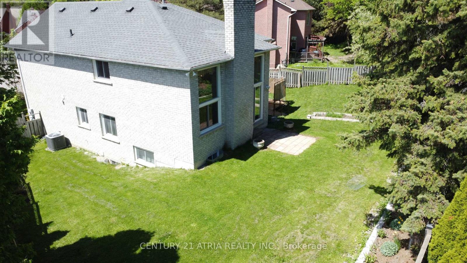 10 LAURWOOD COURT - 31