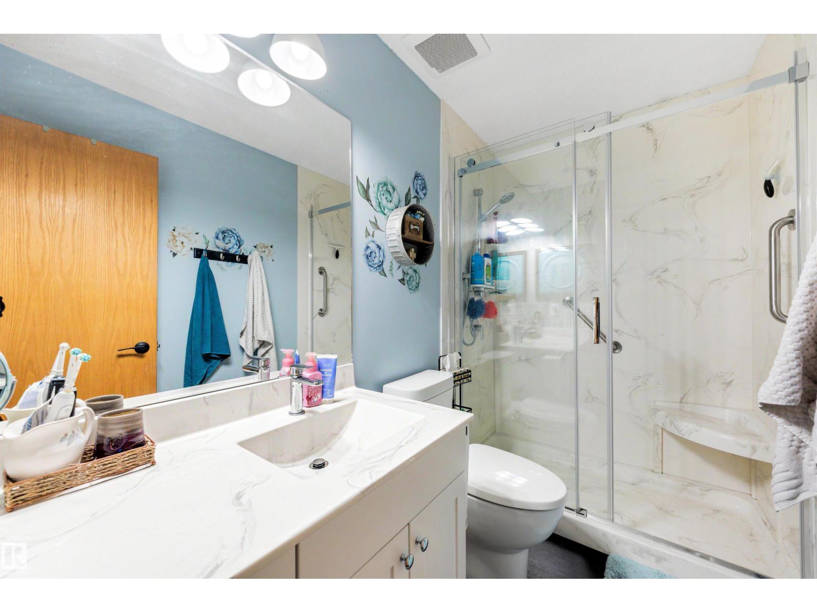 486 RAINBOW CR — photo 22