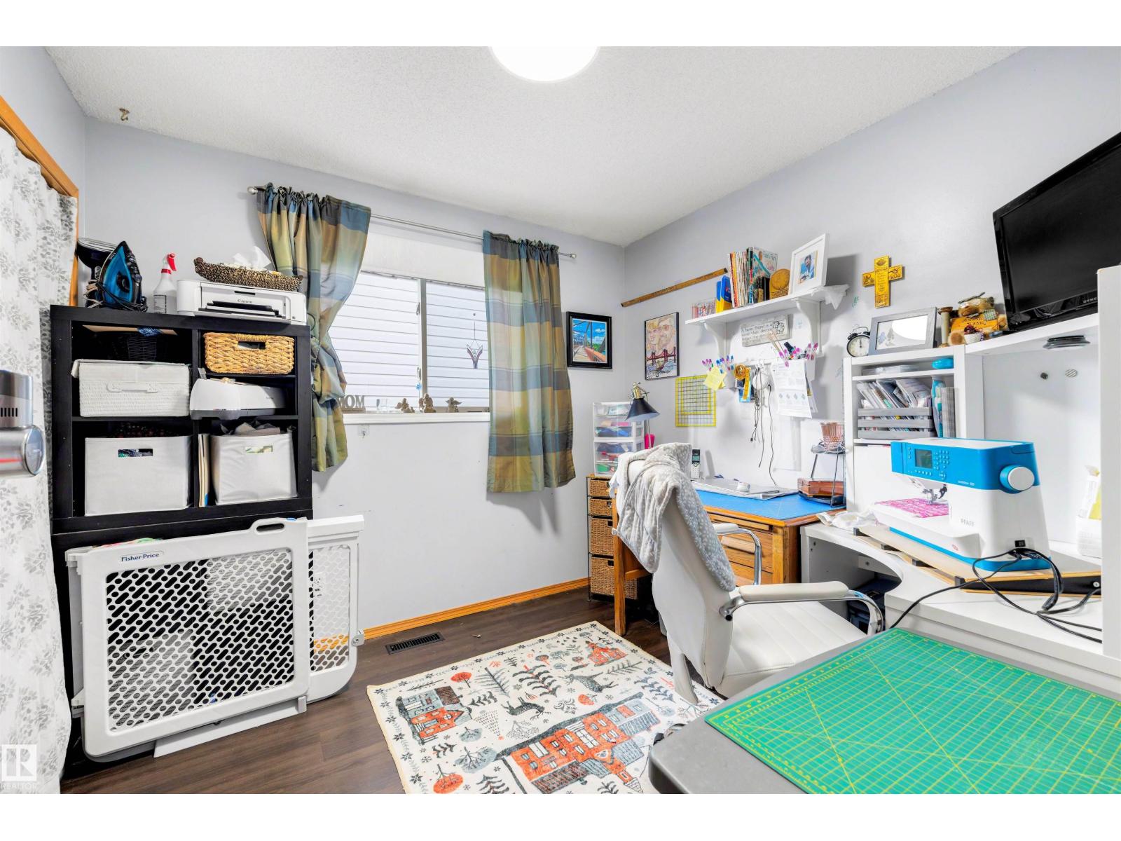 486 RAINBOW CR — photo 19