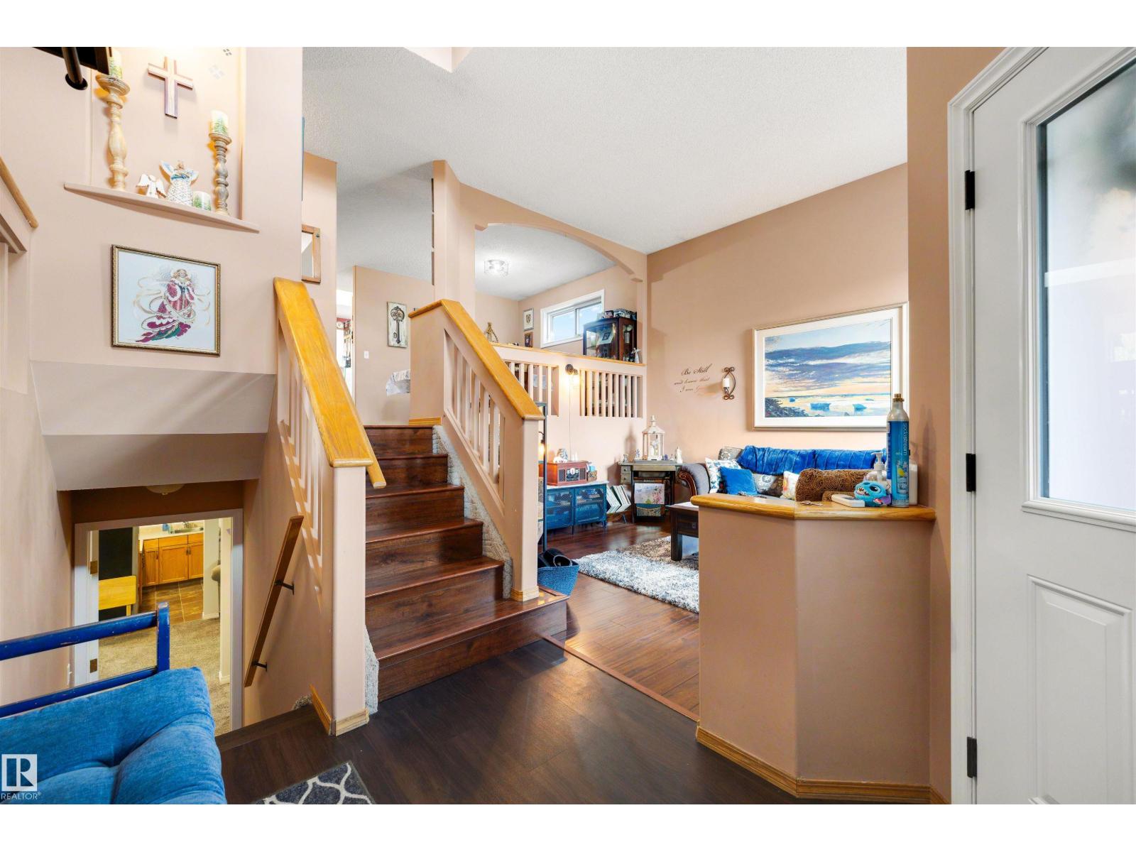 486 RAINBOW CR — photo 34