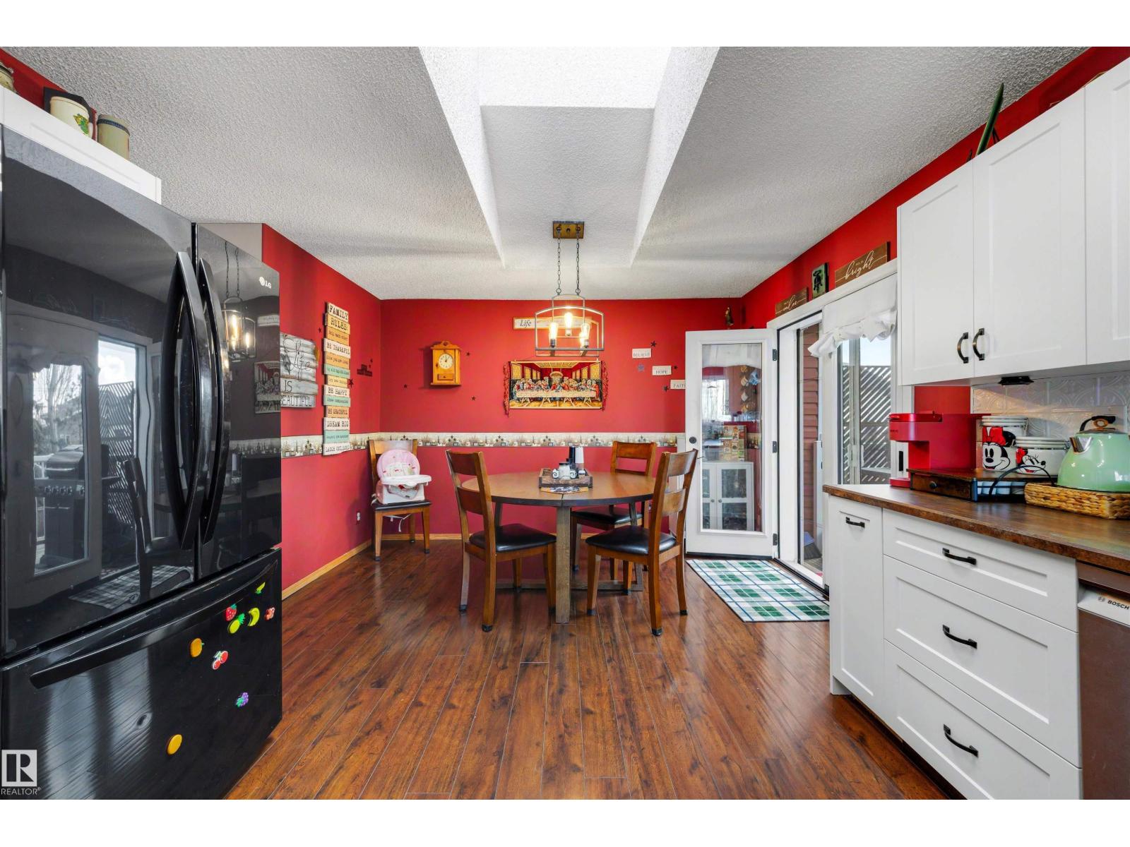 486 RAINBOW CR — photo 6