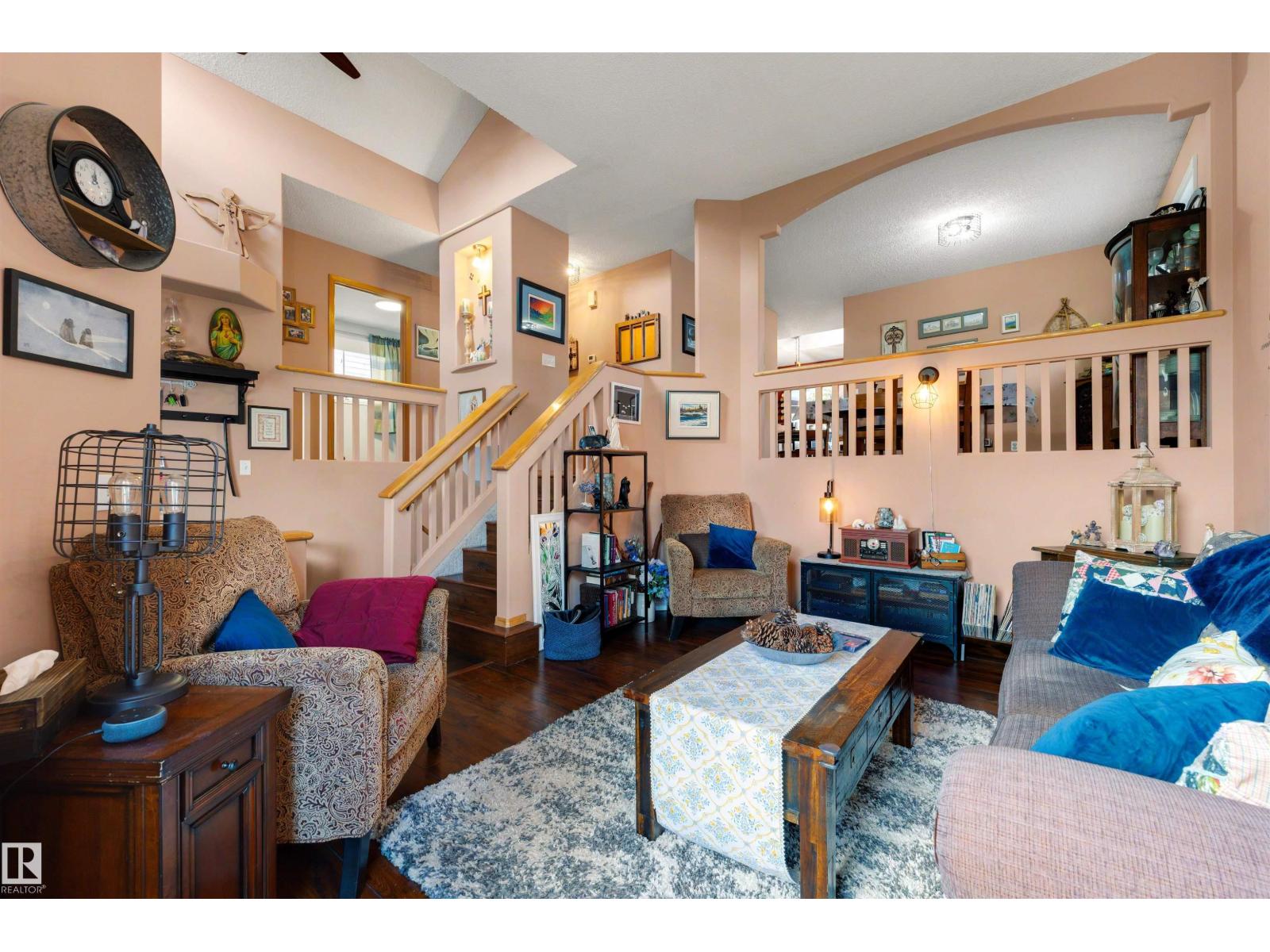 486 RAINBOW CR — photo 9