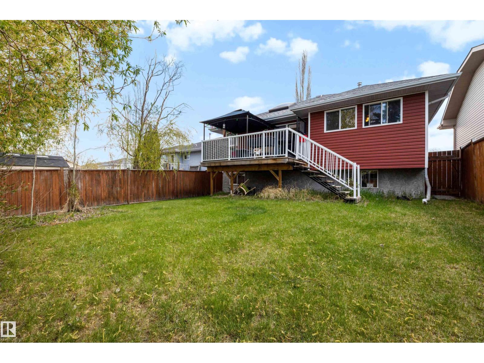 486 RAINBOW CR — photo 42