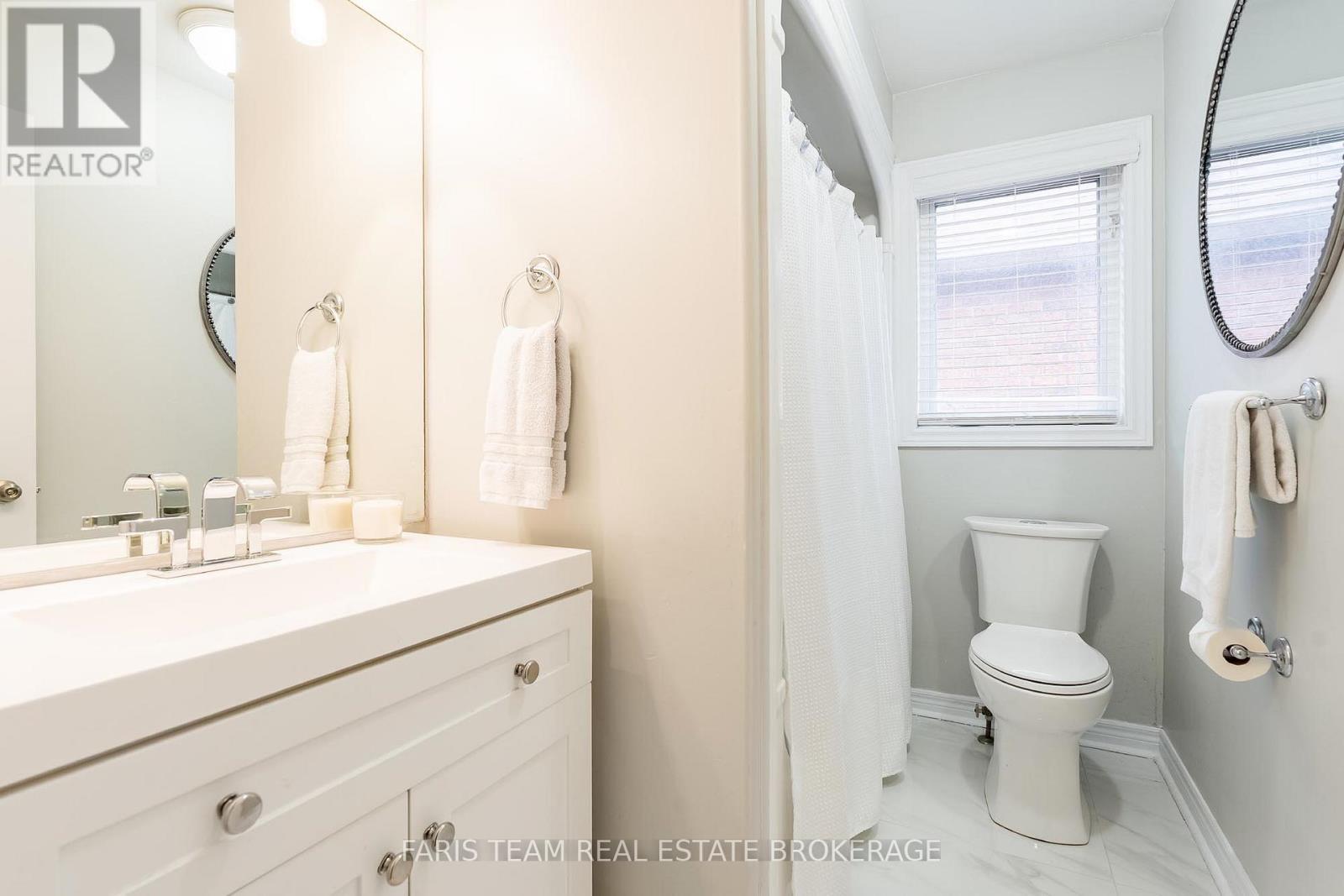 12 KENSINGTON TRAIL - 30