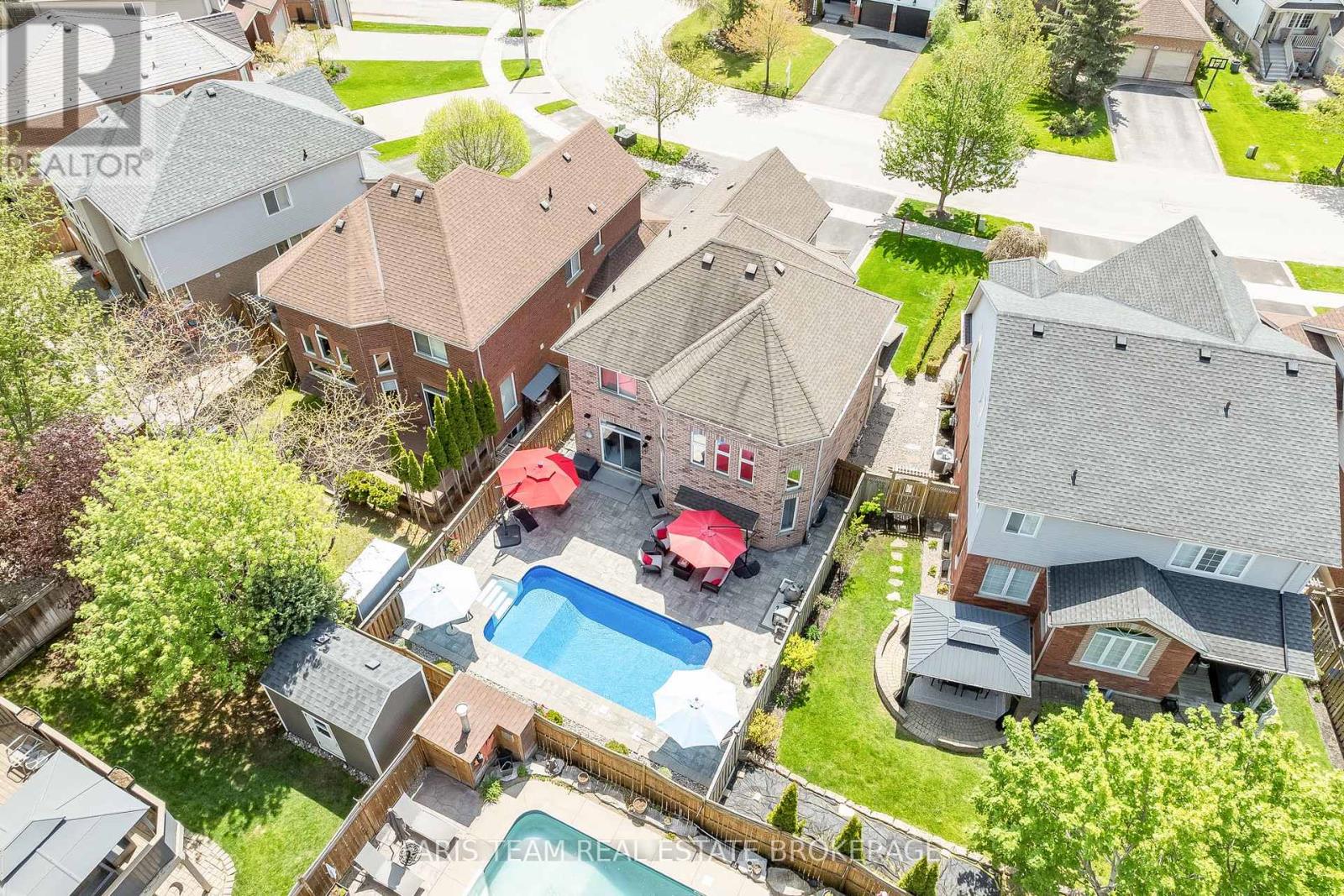 12 KENSINGTON TRAIL - 39
