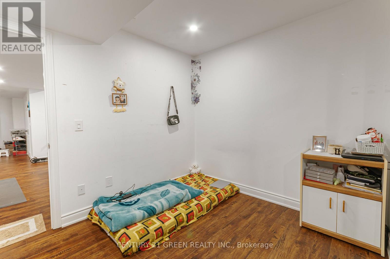 83 DIANA WAY - 19