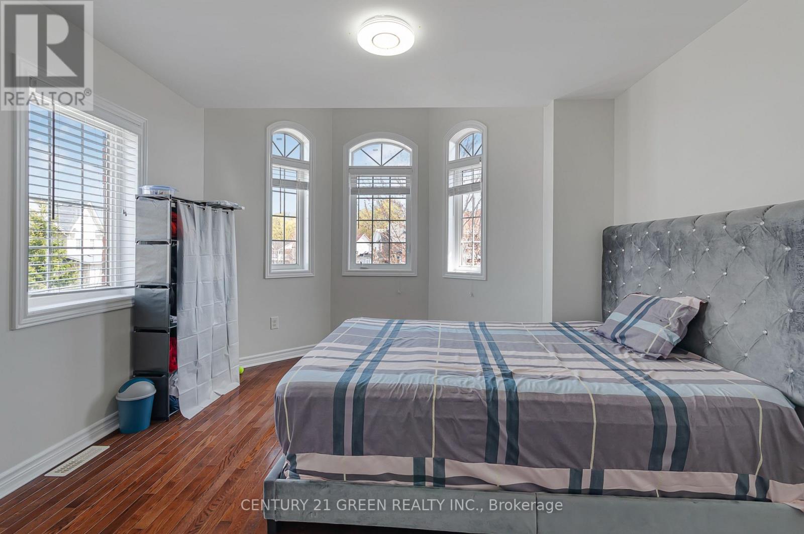 83 DIANA WAY - 24