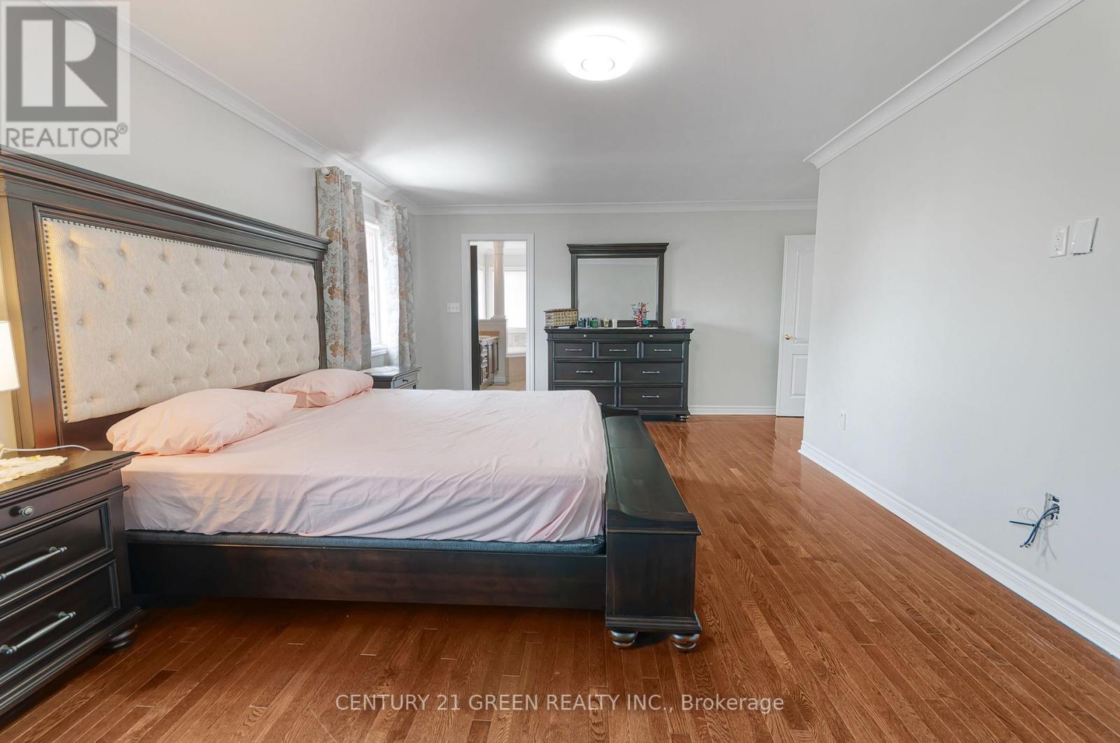 83 DIANA WAY - 31