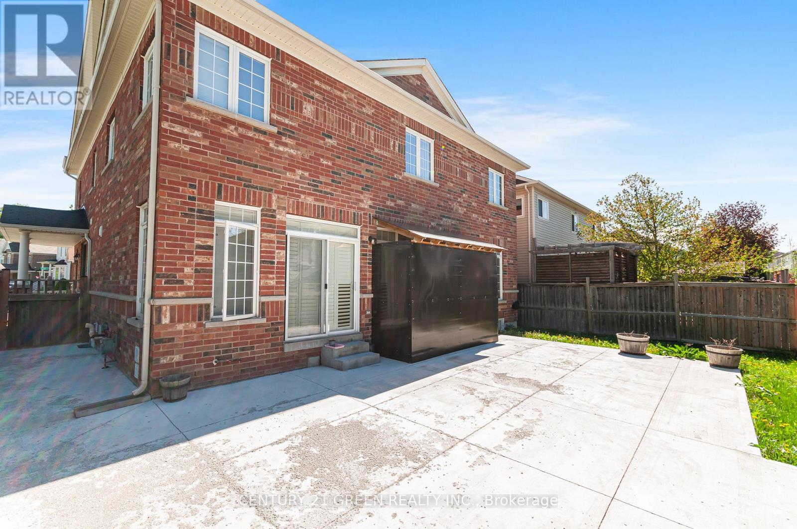 83 DIANA WAY - 36