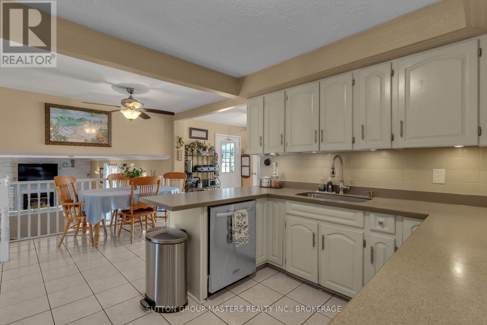 1104 SIDNEY STREET N - 11