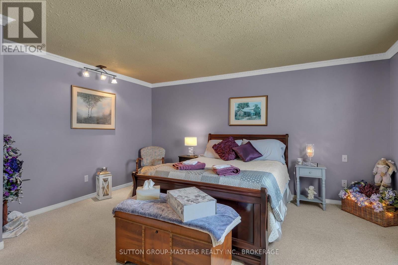 1104 SIDNEY STREET N - 24