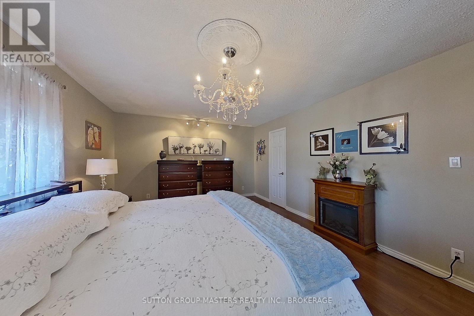 1104 SIDNEY STREET N - 28