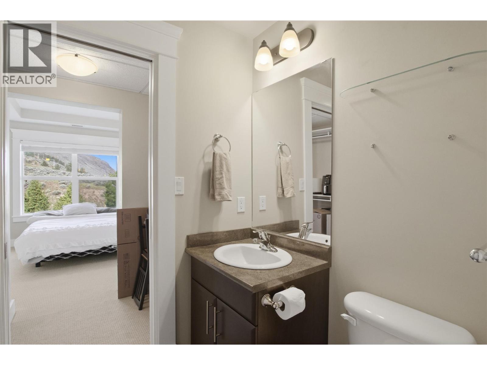 #202 975 VICTORIA  W Street - 19