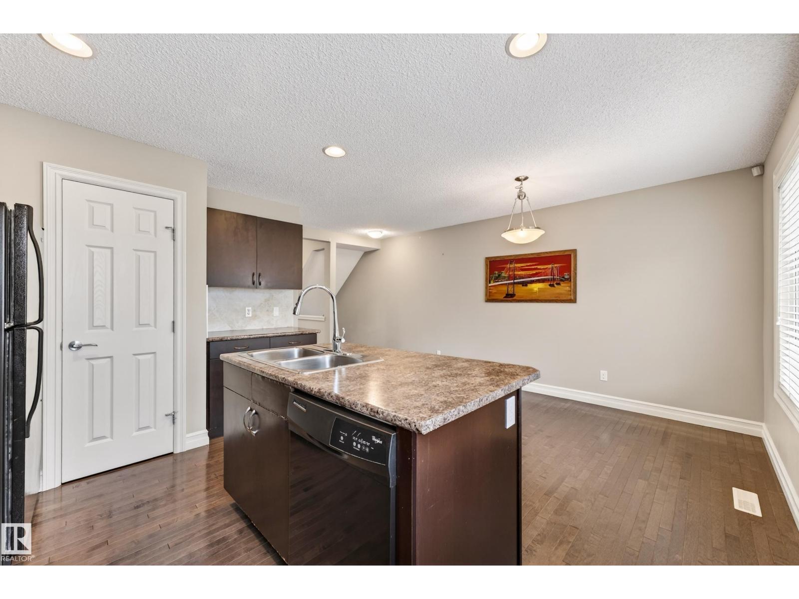 #6 14621 121 ST NW - 10