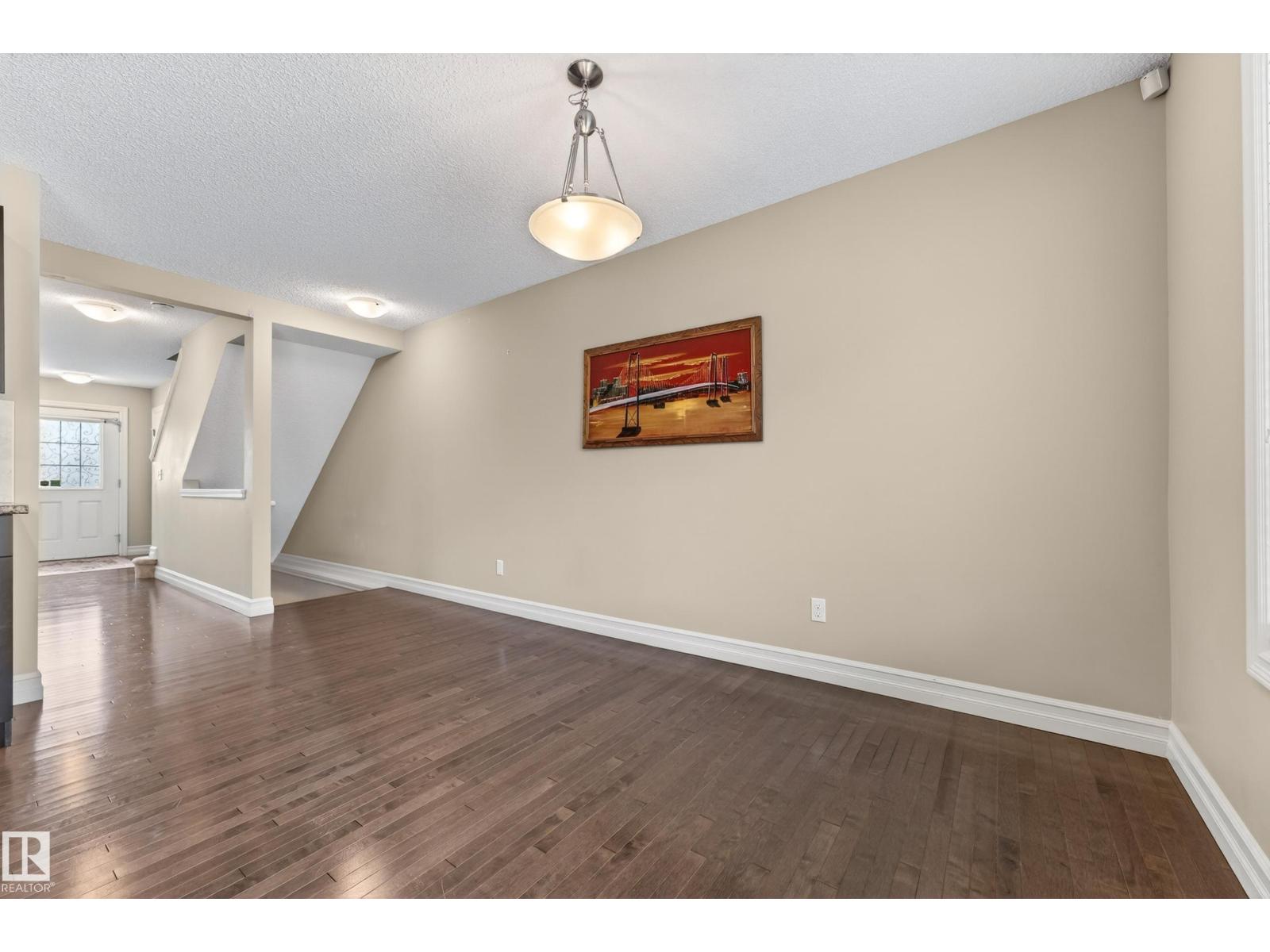 #6 14621 121 ST NW - 7