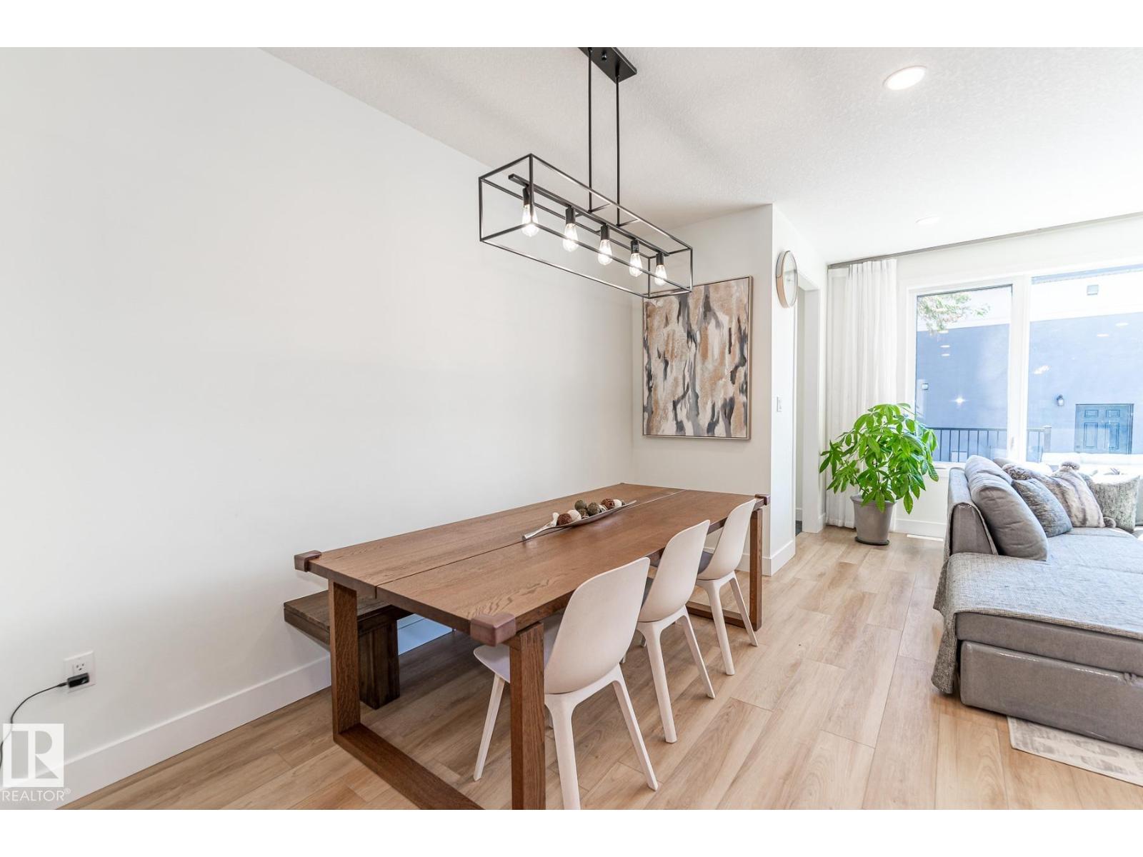 11445 79 AV NW - 10