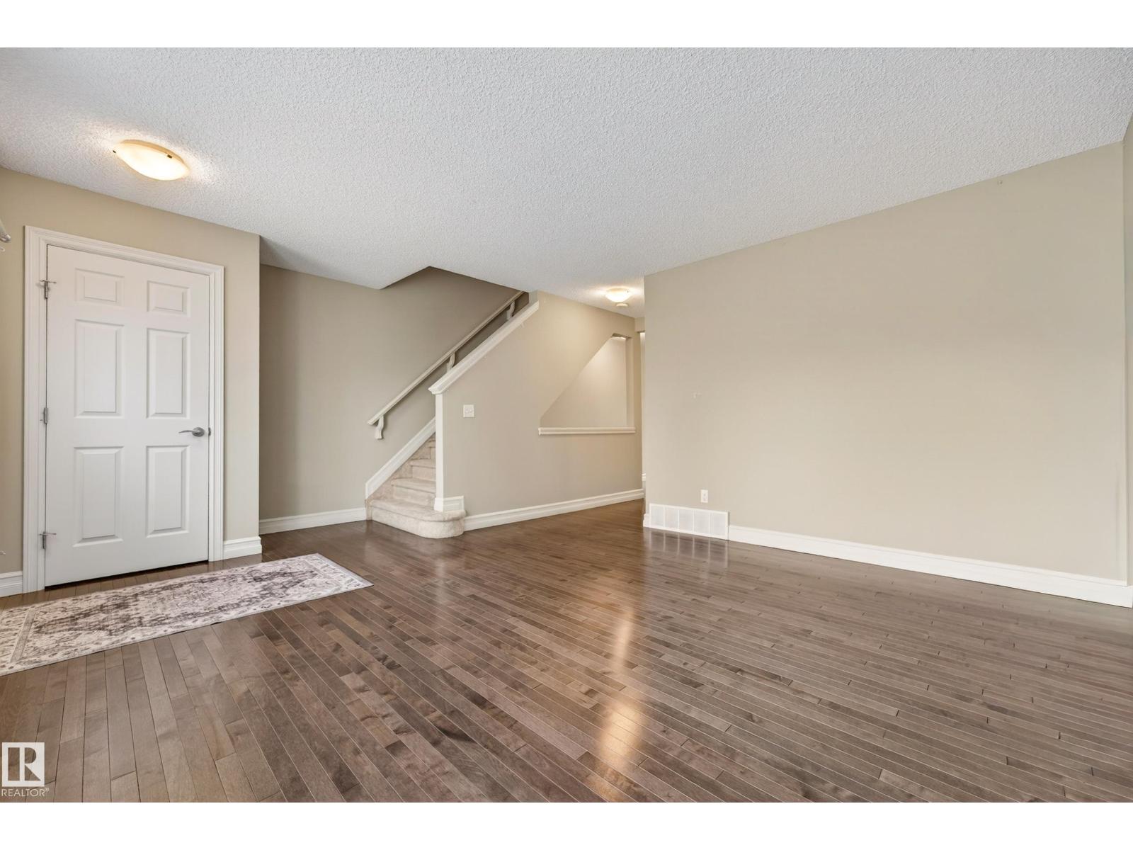 #6 14621 121 ST NW - 5